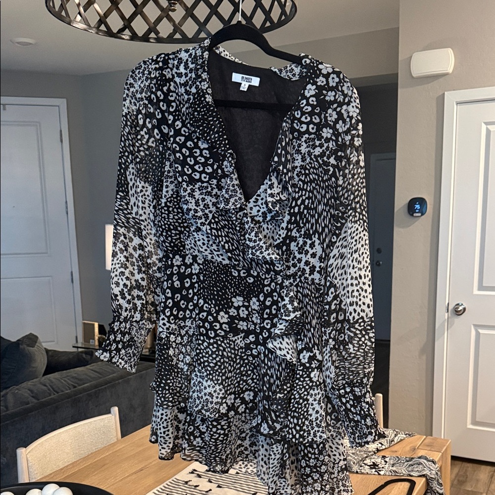 BB Dakota Black and White Long Sleeve Dress